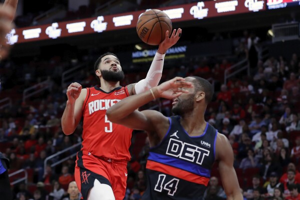 Pistons fall to Rockets 136 113 in first game since end of 28 game